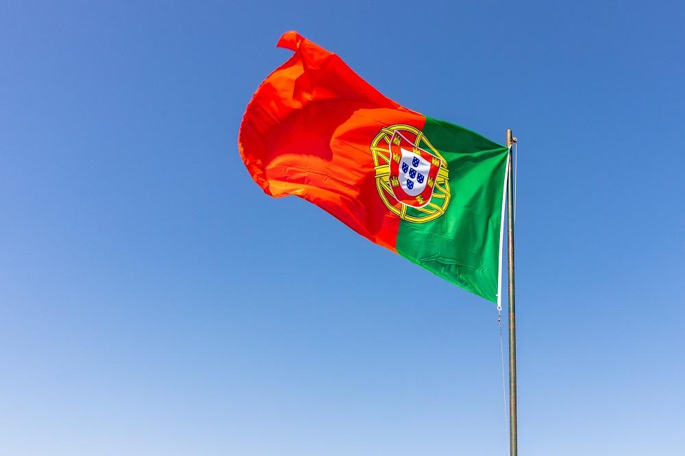 Bandeira de portugual - ESTUDANTES BRASILEIROS PROCURAM POR UNIVERSIDADES NO PAÍS