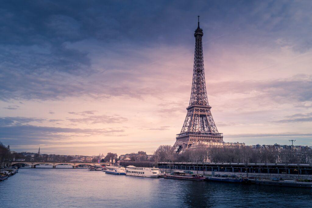 Paris, na França, é um dos lugares para viajar mais desejados em 2024