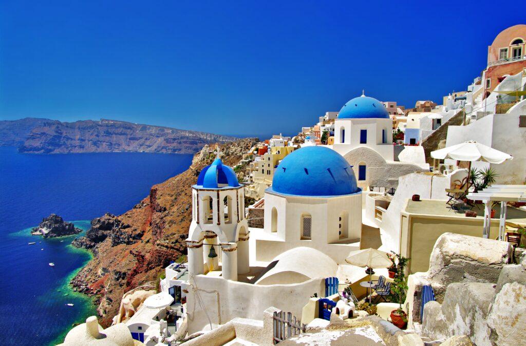 Santorini, na Grécia, é um dos lugares para viajar mais desejados em 2024