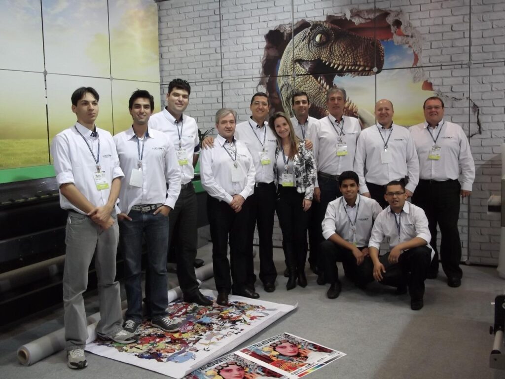 Felipe Ribeiro com equipe de trabalho